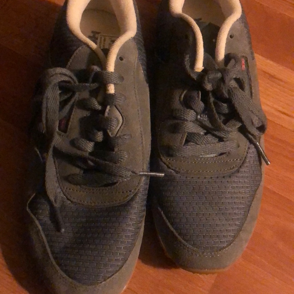 COPY - Reebok Classic - Picture 2 of 2